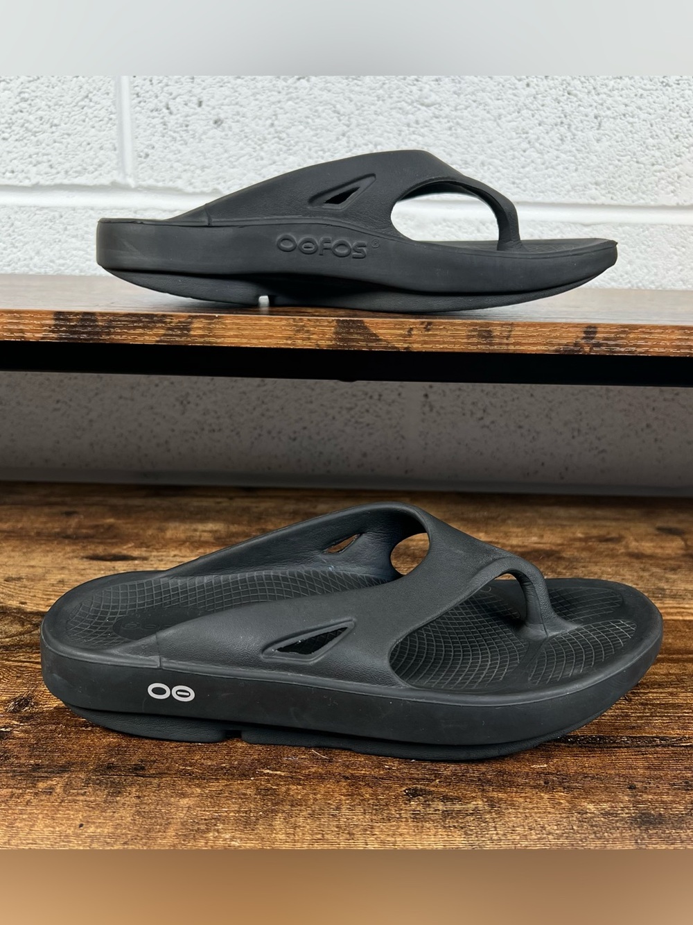 Oofos Sandals Recovery Slides Black Slip On Rubber Comfort Unisex Womens 9 men 7